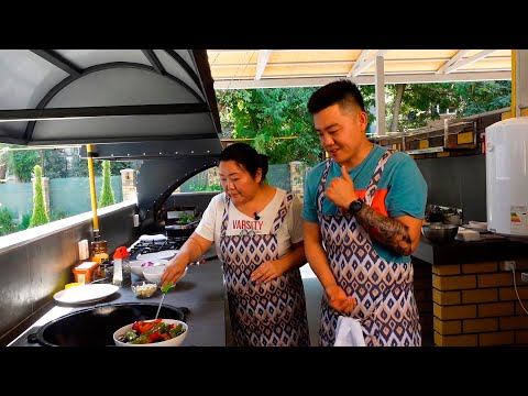 Видео: Баклажаны по-корейски и дымляма | Голодный Ким