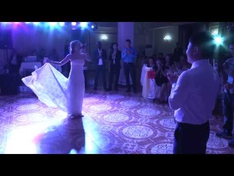 Видео: Песня дочери Айгерим на Узату той 11.04.2015