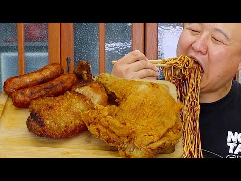 Видео: 3 кошки свиного живота для приготовления «лапши джаджанг в корейском стиле и палочек с жареной кури