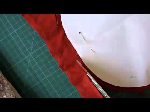 Видео: Новая шапка из старой кофты за 20 минут