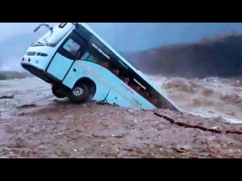 Видео: Невероятные Моменты, Попавшие На Камеру