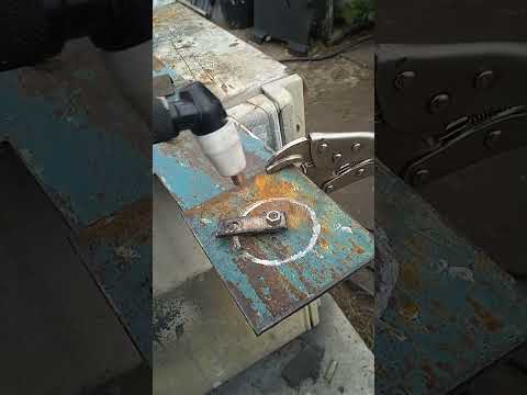 Видео: Как плазморезом вырезать ровное круглое отверстие .