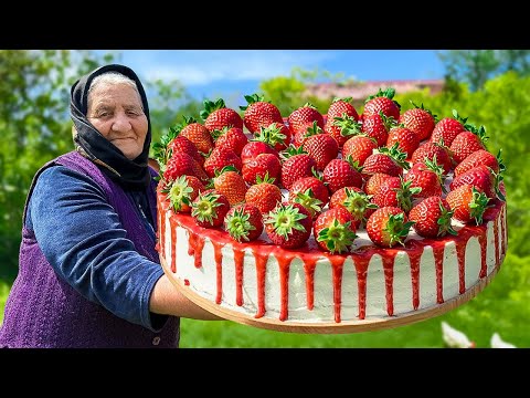 Видео: Бабушкины Секреты: Много Свежей Клубники, Превращенной В Органический Торт!