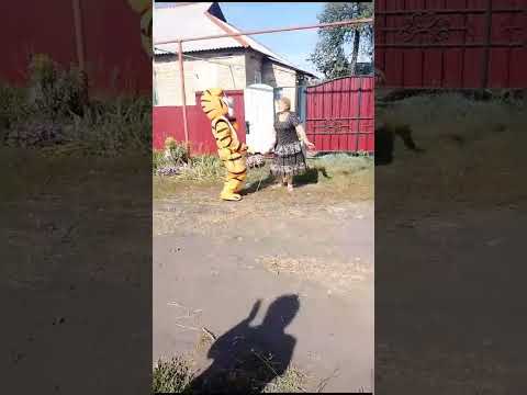 Видео: Встреча мамы с дочерью, которую не видела более двух лет.