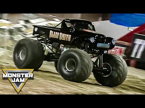 Видео: Freestyle BlackSmith | Финал чемпионата мира 2002 | Monster Jam