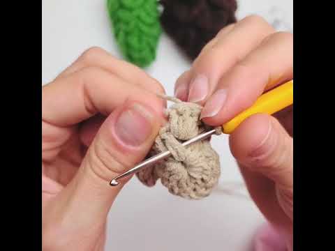 Видео: Шишка крючком