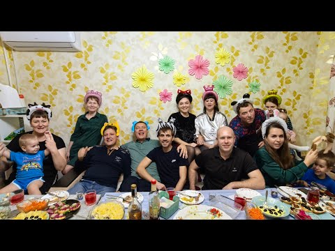 Видео: Влог: День рождения Снежаны. Гуляем в парке.