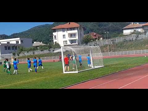 Видео: ФК Кърджали- ФК Родопа Смолян набор 2011 финал