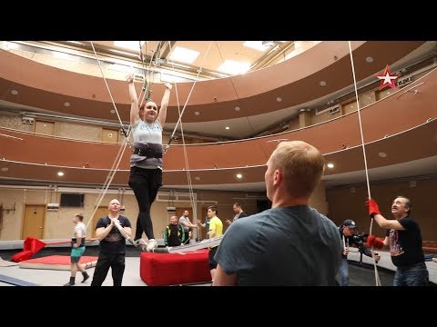 Видео: «Легенды цирка с Эдгардом Запашным» — Акробаты Сельнихины