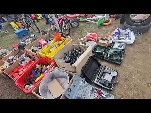 Видео: НА БИТАКА  - супер цени и стоки | Хубаво и ефтино , на битак в четвъртък | Разград .  / Bulgaria 🇧🇬