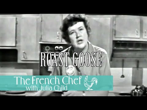 Видео: Жареный гусь | Французский шеф-повар, 2 сезон | Джулия Чайлд