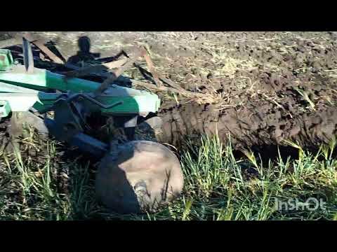 Видео: Плуг Бомет 3-30 мтз 80