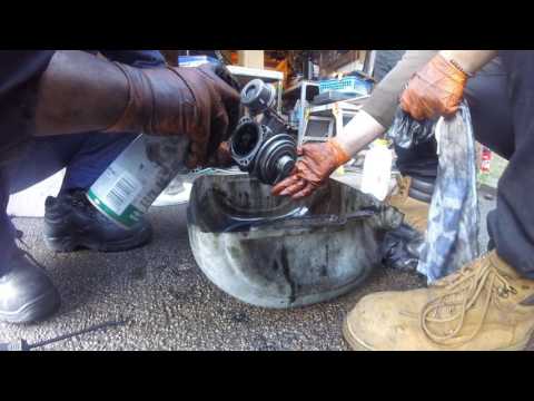 Видео: How to clean EGR CHRYSLER VOYAGER 2.8 CRD / Как почистить EGR CHRYSLER VOYAGER 2.8 CRD