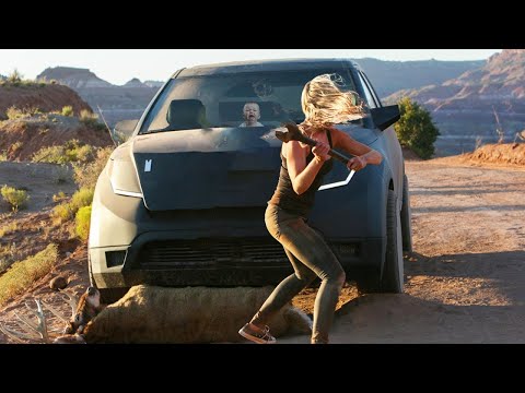 Видео: Ребенок на 3 дня застрял в неразрушимой футуристической машине