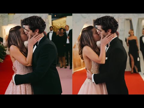 Видео: В неожиданной встрече *Мерт Рамазан Демир* не мог отвести глаз от *Афры Сарачоглу*.