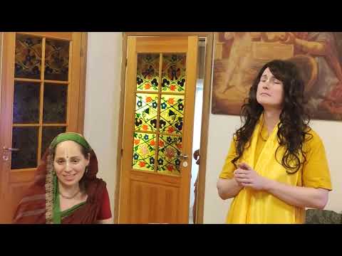 Видео: "Господь Чайтанья принимает Санньясу"