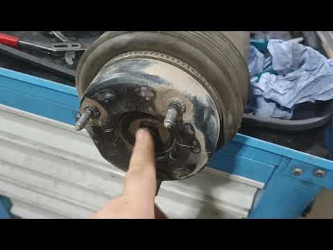 Видео: Пневмо баллоны Mercedes ML164. Стоит ли переплачивать и ещё некоторые моменты работы на сегодня.