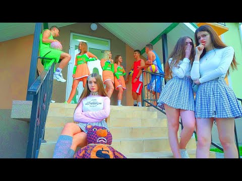 Видео: Дианин тим губи популарност у школи! | Нове навијачице не престају да задивљују!