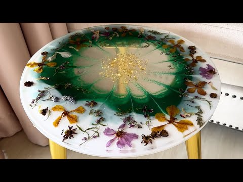 Видео: Resin Art Tutorial!  Удивительный бело-зеленый стол из ЦВЕТОВ и эпоксидной смолы.