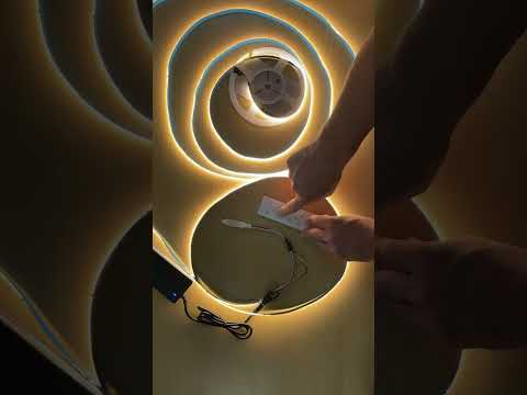 Видео: Контроллер RUN RF с пультом 12кн для адресной smart ленты Бегущая Волна. Flowing water controller