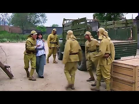 Видео: Японская армия недооценила девушку и пыталась запугать ее, но на самом деле она была мастером кунг-ф