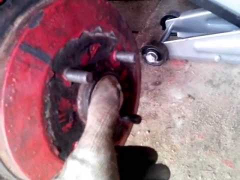 Видео: Ремонт стояночного тормоза. Форд эскорт 1994 года