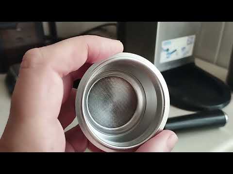 Видео: Как почистить ситечко от рожковой кофеварки