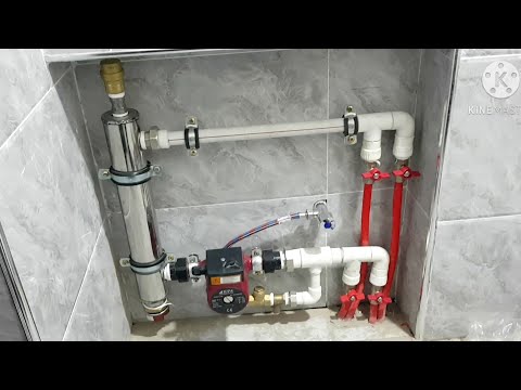 Видео: Small volume underfloor heating system.  Установка небольшой системы теплого пола