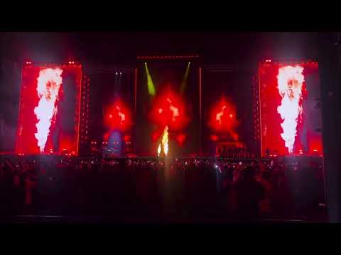 Видео: Выход Кайрата Нуртаса.  ​Концерт в Алматы.