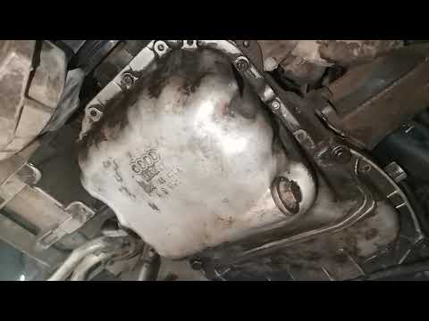 Видео: Как поменять поддон двигателя ауди 1.8