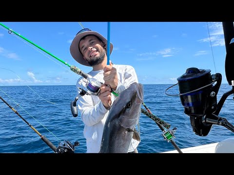 Видео: 50 миль от Берега - ЭМОЦИИ Зашкаливают! Экстремальная Рыбалка в Океане! 