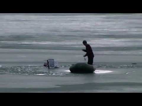 Видео: Как тонут рыбаки.Для любителей подлёдного лова.Маныч.Смотретьдо конца.