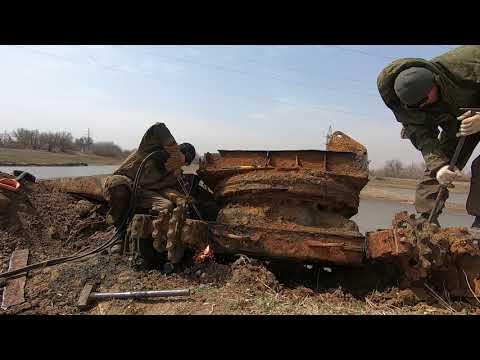 Видео: СУПЕР НАХОДКА УТОПЛЕННЫЙ ТРАКТОР 6 ТОН МЕТАЛЛОЛОМА