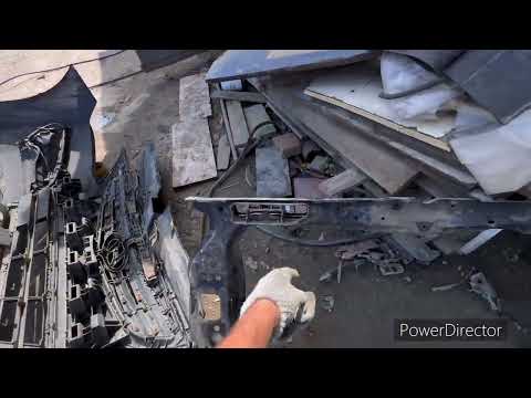 Видео: Hyundai Solaris замена бампера и телевизора