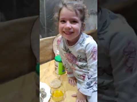 Видео: 2 вида шоколадови бонбони, които са досущ сладки като истинските! ..