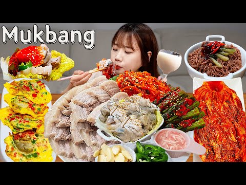 Видео: Sub)Real Mukbang- Сырые устрицы и вареная свинина 🦪Кимчи, острая лапша 🔥 Рисовое вино🍶КОРЕЙСКАЯ ЕДА