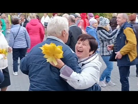 Видео: ОСЕНЬ...   Владимир Хозяенко, Звучит на танцплощадке в Гомельском парке