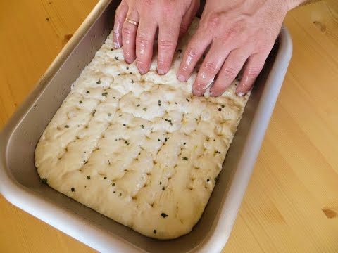 Видео: Пекарь готовит / Самый простой домашний хлеб (без вымешивания) / Хлеб, который часто готовлю