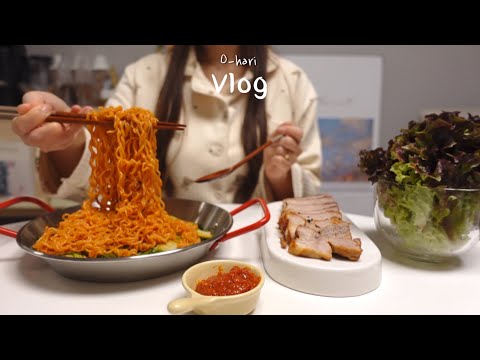 Видео: Приготовление корейского ужина после работы | Простой в приготовлении рецепт весеннего кимчи