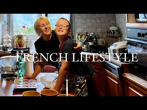 Видео: СРЕДА во ФРАНЦУЗСКОЙ СЕМЬЕ.  Что ест муж на завтрак. Готовим МАФФИНЫ с сыном. БЫТ В РАДОСТЬ