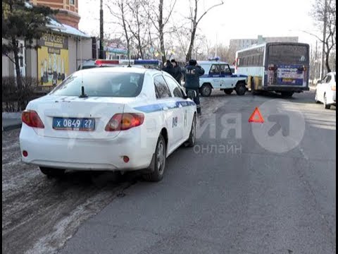 Видео: Полицейский УАЗ врезался в хабаровский автобус. Mestoprotv