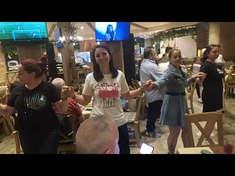 Видео: Хотел "Орфей" Пампорово | Oбсерватория "Рожен" | ферма за елени "Санта Клаус"