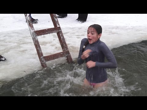 Видео: Купание в проруби на Крещение Господне в Каблуково