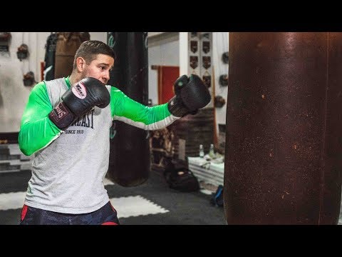 Видео: Комбинация ударов с левым боковым / Бей как Оскар Де Ла Хойа