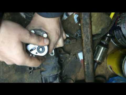 Видео: ВОЛГА Разборка помпы ГАЗ 2401 (только разборка)