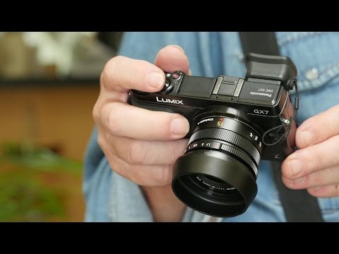 Видео: Взгляд на объектив Panasonic Leica Summilux 15mm f1.7 Micro Four Thirds