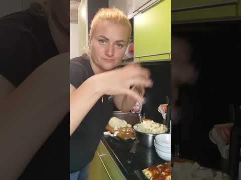 Видео: На ужин салат Цезарь, рыба запечённая с сыром  и гречка 