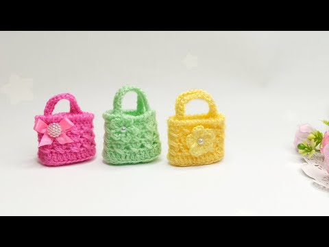 Видео: 🌸Как связать оригинальную маленькую сумочку для куклы крючком подробный МК