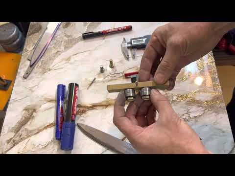 Видео: Самодельный инструмент (центроискатель) для разметки клинка.