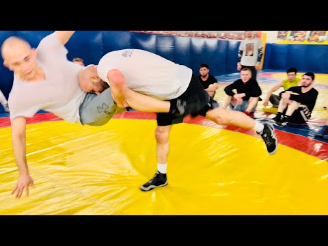 Видео: Как делать проход в ноги? Самые эффективные варианты прохода в ноги борьбе. @Osmanov